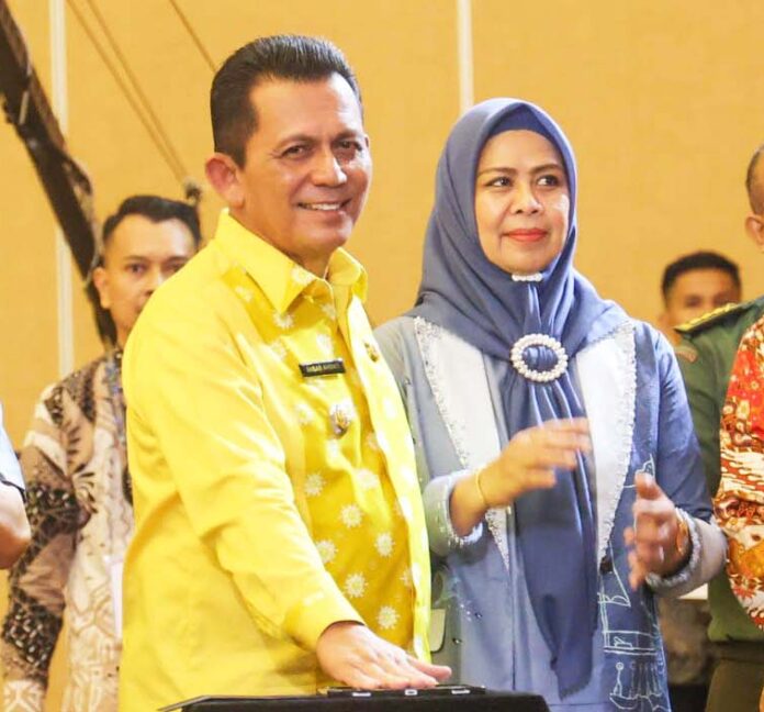 Gubernur Kepri memaparkan  terkait capaian indikator makro Provinsi Kepri dalam Musrenbang Provinsi Kepri yang berlangsung di Dompak (Kamis (28/3/2024). (Foto : abdi perdana - batamtv.com)