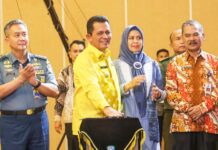 read news – Tiga Pembahasan Tematik Kemiskinan, Stunting, dan Pembangunan Inklusif Gbernur Kepri Ansar Ahmad (Banu kuning)_ saat membuka Musrenbang Provinsi Kepri akan dilaksanakan selama dua hari yakni tanggal 27 dan 28 Maret 2024 di Balairung Wan Seri Beni dan Ruang Rapat Balairung Raja Ali Kelana Lt. 4 Gedung A, Dompak, Tanjungpinang, Rabu (27/03). (Foto : abdi perdana - batamtv.com)