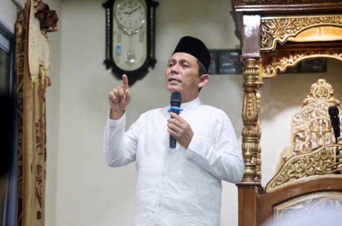 Gubernur Kepri Ansar Ahmad mengajak seluruh masyarakat Kepulauan Riau untuk mengisi akhir Ramadhan dengan ibadah di masjid dan memperbanyak membaca Al-Qur'an agar mendapatkan keberkahan. (Foto: dwi susilo - batamtv.com )