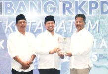 read news -Ini Tanggapan Ketua DPRD Kota Batam Nuryanto atas Berjalannya Musrenbang Ketua DPRD Kota Batam Nuryanto usai menghadiri musrenbang Kota Batam di Radisson Hotel. (Foto : abyaqsa ramadan - batamtv.com)