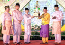read news – Penutupan MTQH di Kota Tanjungpinang Berlangsung Meriah Dalam penyelenggaraan MTQH, Penjabat (Pj) Wali Kota Tanjungpinang, Hasan,S.Sos (ketiga dari kiri( tentu ada yang mencapai prestasi yang diinginkan dan ada yang belum sesuai harapan. (Foto : abyaqsa ramadan - batamtv.com)