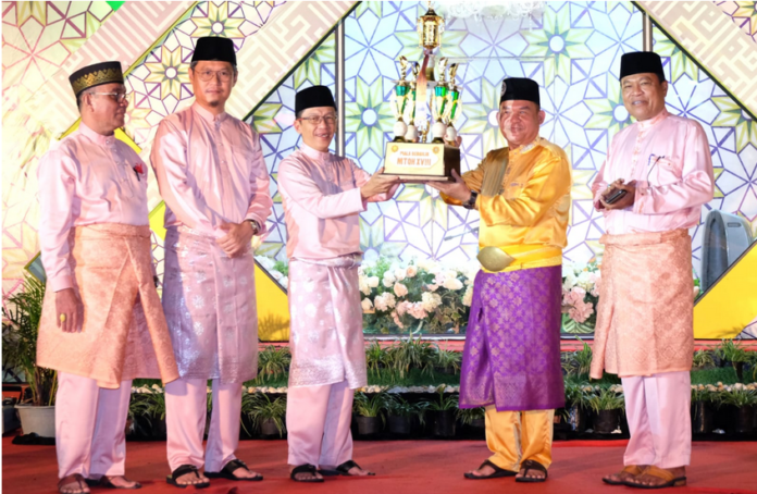 Dalam penyelenggaraan MTQH, Penjabat (Pj) Wali Kota Tanjungpinang, Hasan,S.Sos  (ketiga dari kiri( tentu ada yang mencapai prestasi yang diinginkan dan ada yang belum sesuai harapan. (Foto : abyaqsa ramadan - batamtv.com)