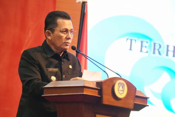 Gubernur Kepulauan Riau H. Ansar Ahmad  menyampaikan tanggungjawab Pemerintah Daerah dalam penyelenggaraan penanggulangan bencana. Salah satunya yaitu pengurangan risiko bencana dan pemaduan pengurangan risiko bencana dengan program pembangunan. (Foto: dwi susilo - batamtv.com)