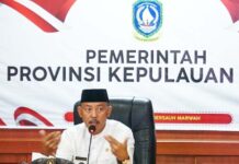 read new – Setdaprov Kepri Adi Prihantara Pimpin Rapat Konsolidasi Perencanaan dan Pengadaan Barang dan Jasa Sekretaris Daerah Provinsi Kepri Adi Prihantara memimpin Rapat Konsolidasi Perencanaan dan Pengadaan Barang dan Jasa di Ruang Rapat Utama Kantor Gubernur Kepri, Dompak, Tanjungpinang, Selasa (19/03). (Foto : dwi susilo - batamtv.com)