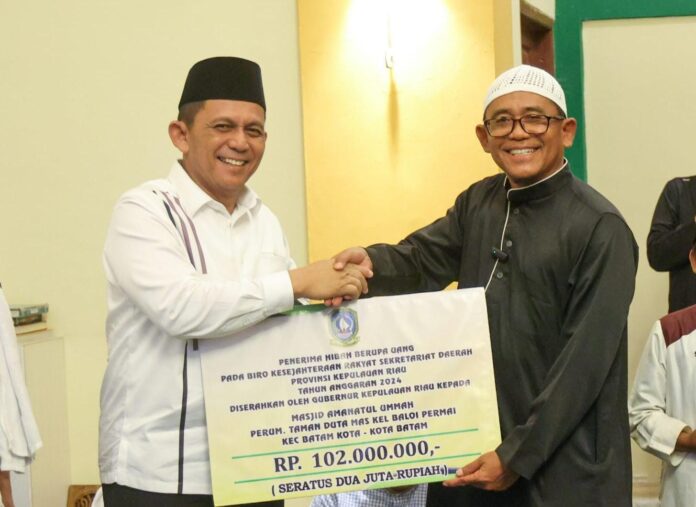 Safari Ramadhan Guebrnur Ansar di Masjid Amanatul Ummah, Perumahan Duta Mas, Kelurahan Baloi Permai, Kecamatan Batam Kota. (Foto : abyaqsa ramadan - batamtv.com)