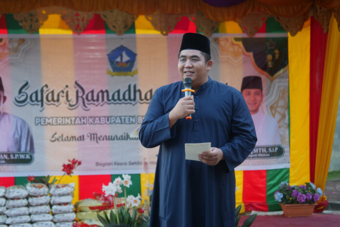 (Foto : abdi perdana - batamtv.com) Bupati Bintan reoby Kurniawan saat mengisi Safari Ramadhan di Masjid di Bintan . (Foto : abdi perdana - batamtv.com)