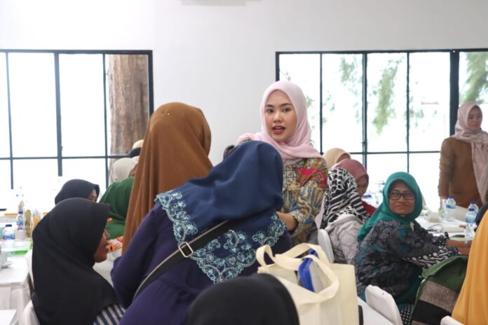 Ketua TP-PKK Bintan, Hafizha Rahmadhani mengajak seluruh ibu-ibu hebat di Kabupaten Bintan untuk mendatangi Puskesmas masing-masing dalam rangka mendapatkan Pelayanan KB gratis. (Foto : abdi perdana - batamtv.com)