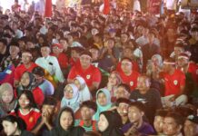 read news – Bupati Bintan Roby Kurniawan Saksikan Nobar U 23 Bupati Bintan, Roby Kurniawan menyaksikan tayangan kebanggaan duel antara Timnas Indonesia berhadapan dengan Timnas Uzbekistan. (Foto : abdi perdana - batamtv.com)