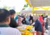 read news Gelaran Pasar Murah sangat Bantu Ekonomi Warga Suaana pasar di Gerakan Pasar Miurah (GPN) di Karimun sangat digemari warga . (Foto : abdi perdana - batamtv.com)