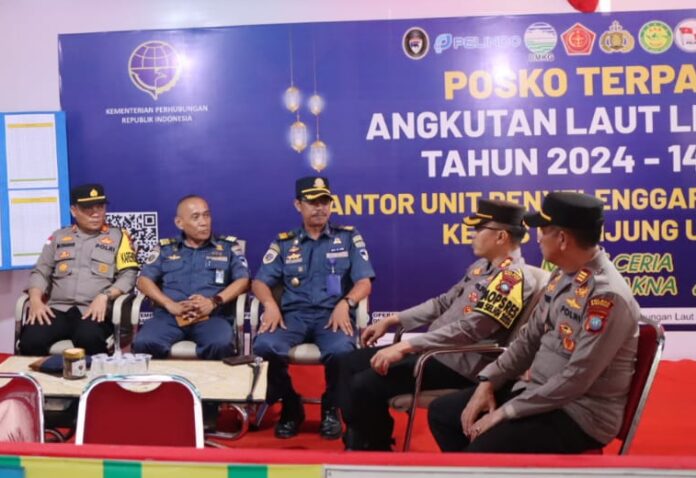 Pengecekan diakukan Kapolres Bintan AKBP Riky Iswoyo, SIK, M.M didampingi Pejabat Utama Polres Bintan.   (Foto : abdi perdana - batamtv.com)