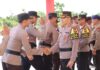 read news -Personil Polres Bintan Berhalal Bihalal dengan Kapolres Bintan dengan seluruh Kapolres Bintan AKBP Riky Iswoyo saat berhalal bihalal. (Foto { abdi perdana - batamtv.com)