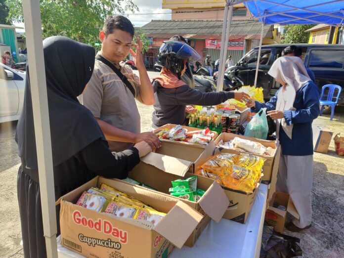 Pemko Tanjungpinang Gelar Operasi Pasar Murah Jelang Idul Fitri . (Foto : dwi susilo - batamtv.com)  