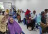 read news – Jamaah Calon Haji Tanjungpinang Jalani Suntikan Meningitis Sejumlah Caljem sedang menjalani suntik meningitis. (Foto : dwi susili - batamtv.com)