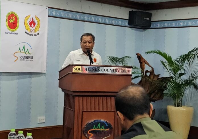 Ketua PGI Kota Batam Dr. Suyono mengatakan Rules Seminar ini dilaksanakan merupakan bagian dari program kerja PGI Kota Batam dengan tujuan olah raga golf tidak hanya bermain dan teknis, tapi juga perlu dibarengi dengan knowledge (Pengetahuan). (Foto : abyaqsa ramadan - batamtv.com)