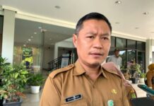 read news – Jambore PKK, Zulhidayat Ajak Jadikan Kesejahteraan Keluarga sebagai Prioritas Utama Zulhidayat ingin mengajak peserta semua untuk memanfaatkan Jambore PKK ini dengan sebaik-baiknya, untuk saling berbagi ilmu, menginspirasi, dan memperkuat ikatan persaudaraan", (Foto : dwi susilo - batamtv.com)
