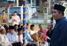 read news – Bupati Bintan dan jajaran Berupaya Tingkatkan sarana dan Prasarana Bupati Bintan menampung aspirasi dari pengurus masjid. Sebab, bantuan untuk rumah ibadah menjadi nomor satu (prioritas) bagi Bupati Bintan. (Foto: abdi perdana - batamtv.com)