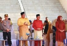 read news Hadirkan Putra Putri Terbaik Berbasis Al-Qur’an dan Hadist di MTQH ke-XIII Bintan Roby menyatakan bahwa MTQH akan menjaring putra putri terbaik Bintan di bidang Al-Qur’an dan Hadist. Dia juga menekankan bahwa keberhasilan di ajang ini tidak hanya sebatas gelar juara, melainkan memiliki makna yang lebih besar. (Foto ": abdi perdana - batamtv.com)