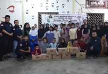 read news – PWI Bintan Berbagi dengan Anak Yatim Piatu Ketua dan Pengurus PWI Bintan berpose dengan sebagian anak yatim piatu saat menyerahkan santunan sekaligus berbuka puasa bersama di RM New Nusantara Tanjung Uban (Foto : abdi perdana - batamtv.com)