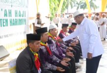Bupati Karimun Lepas Keberangkatan 130 Calon Jemaah Haji