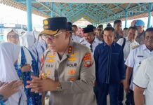 Kunjungan Kerja ke Lingga, Kapolda Kepri Disambut Antusias Warga