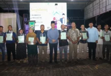 Warga Tembesi Lestari Terima Sertifikat Lahan Kampung Tua dari Walikota Batam