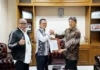 Ketua Umum KKSS Serahkan SK Pengurus BPW KKSS Kepri