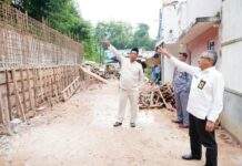 Khawatir Longsor, Jefridin Tinjau Pembangunan Batu Miring di Tiban