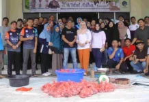 Idul Adha, Pegawai Diskominfo Tanjungpinang Sembelih 2 Ekor Sapi
