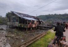Puting Beliung Terjang Belasan Rumah Warga Karimun