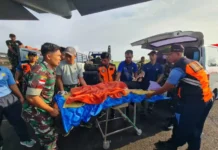 Lanud Raden Sadjad Natuna Evakuasi Pasien Tumor Melalui Hercules TNI AU