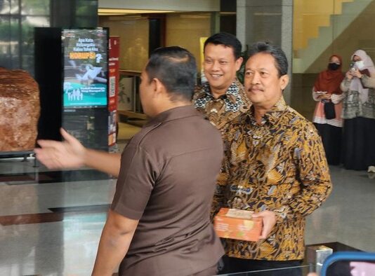 Menteri Kelautan dan Perikanan Trenggono Selesai Diperiksa KPK 2,5 Jam