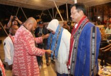 HUT Kapitan Pattimura ke-207, Rudi dan Marlin Didaulat sebagai Warga Kehormatan Masaga