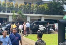 Airlangga Tinggalkan Rumah Dinas Usai Umumkan Mundur dari Ketum Golkar