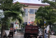 Pelataran Kantor Camat Bengkong Jadi Tempat Cuci Mobil Sampah
