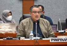 Legislator Soroti Ada Guru Nyambi Pemulung: Tugas Negara Beri Kesejahteraan