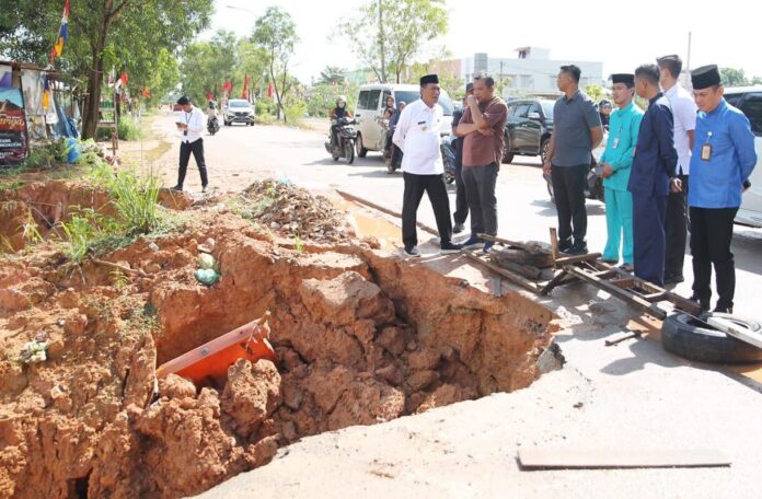 jalan lonsog ditinjau pjs walikota