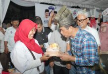 Masyarakat Tanjung Uma Batam Rayakan Ultah Cagub Kepri Muhammad Rudi