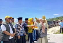 Warga Seluan Sambut Hangat Kedatangan Cen Sui Lan