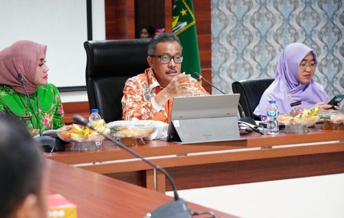 jefridin pimpin rapat