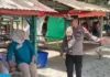 Polsek Gunung Kijang Awasi Pengunjung Pantai Trikora