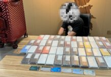 Ratusan Unit Handphone Disita dari Calon Penumpang di Bandara Hang Nadim