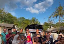 Bripka Zulhamsyah Bareng Insan Pers Berbagi Makan Bergizi Gratis di TPA Ganet Tanjungpinang