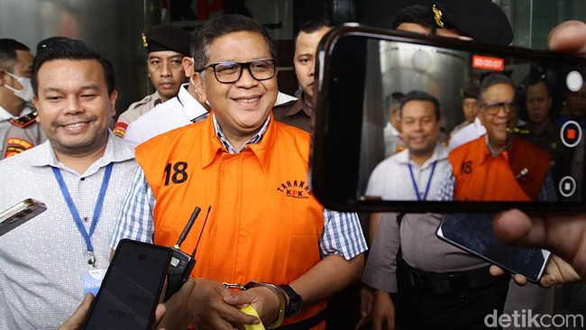 hasto dijawab santai kpk