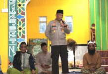 Kapolsek Daik dan Pemkab Lingga Salurkan Bansos untuk Lansia dan Anak Yatim