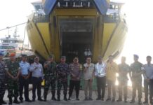 Kapolres Natuna dan Forkopimda Tinjau Arus Mudik di Pelabuhan Penagi