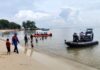 Polres Karimun Gelar Patroli Wisata di Pantai Pelawan saat Waisak 2025