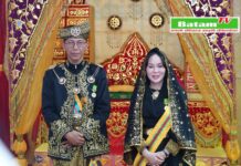 Kepala dan Wakil Kepala BP Batam Resmi Ditabalkan Gelar Adat oleh LAM Kepri Kota Batam