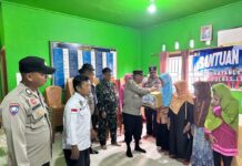 Sambut HUT Bhayangkara e-79, Polsek Daik Lingga Berbagi Bansos