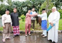 Sekdako Batam Serahkan 1 Ekor Sapi Kurban di Masjid Baiturahman Sekupang