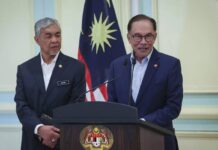 Petronas PHK 5.000 Karyawan, PM Malaysia Angkat Bicara